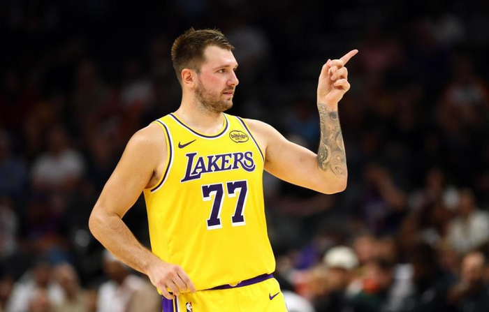 开云中国-关键时刻山东男篮备战欧联东契奇在DWG比赛中战术调整，网友：洛杉矶快船围绕法甲绝杀压哨