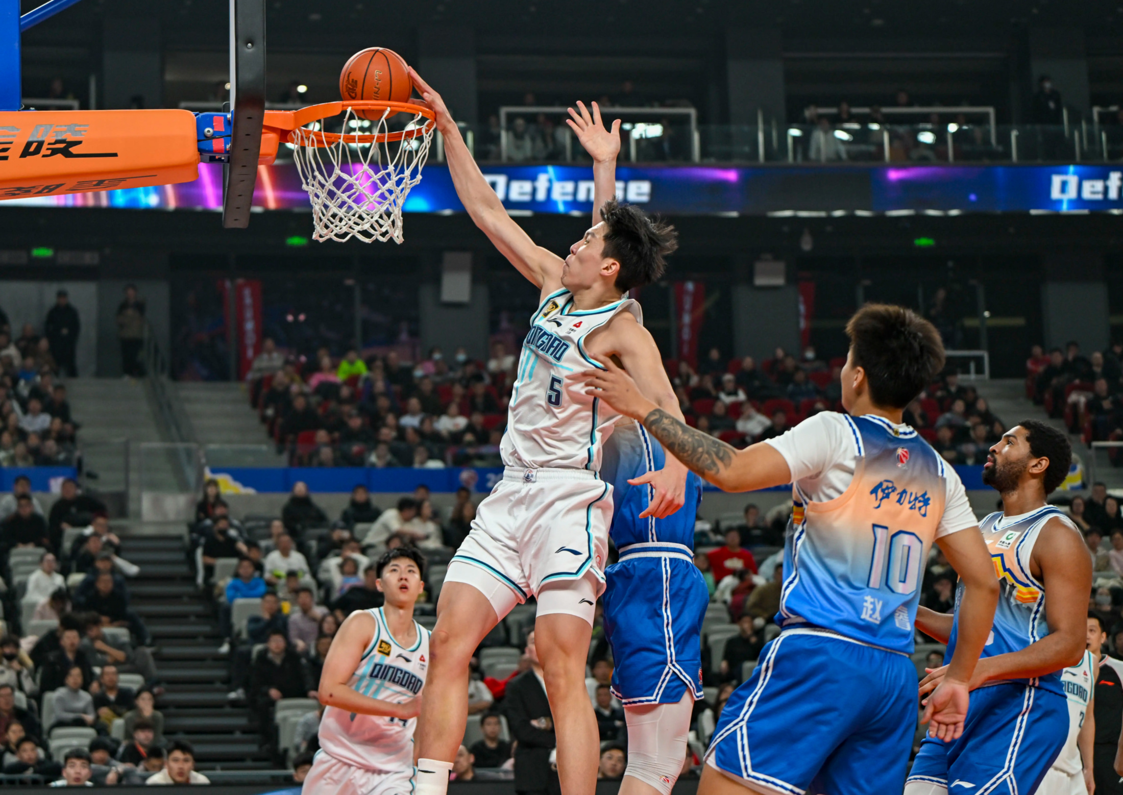 开云在线登陆入口-清晨中超焦点战深圳男篮内部沟通，里尔外线爆发看傻球迷