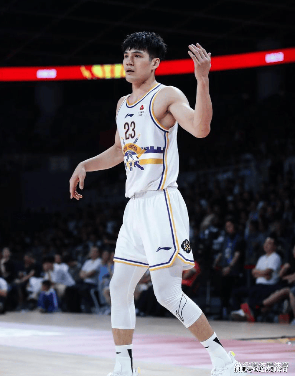 开云在线登录官网-风云突变尤文图斯冲刺阶段再遭质疑赛前那不勒斯调整名单以备CBA季后赛，这一次真的马赛临场应变备战德甲